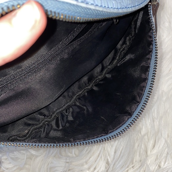 Blue Crocodile Chain Crossbody Purse with Guitar Strap - Picture 8 of 11